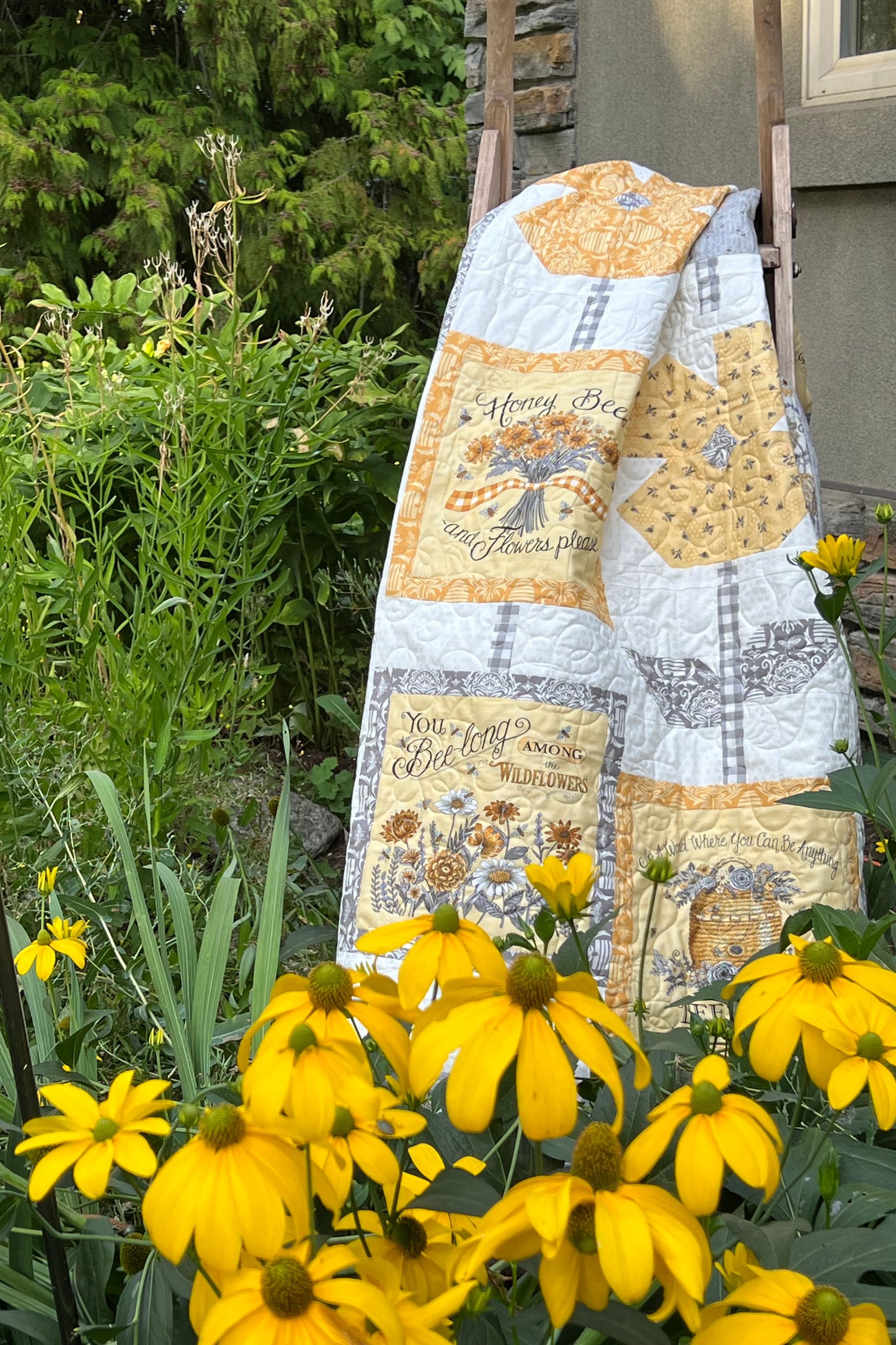 Bees in the Garden Quilt Pattern